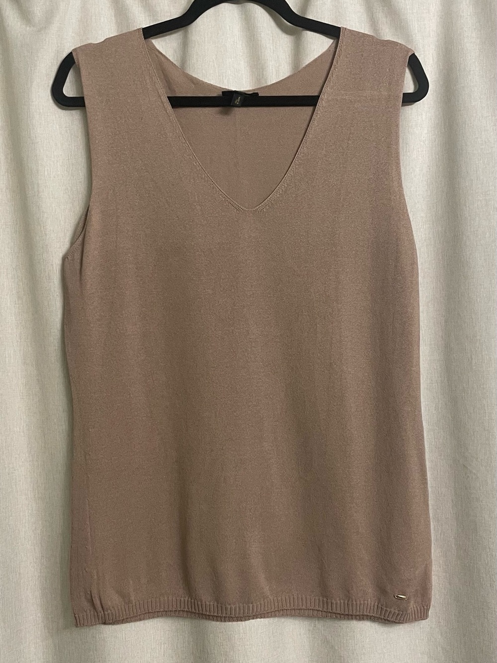 Escada Sleeveless V-Neck Knit Shell Tank Top Taupe Beige Size Large